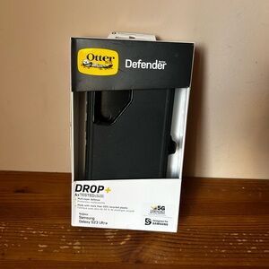 OtterBox Defender Black Case for Samsung Galaxy S23 Ultra